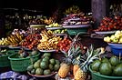 Indonesia: frutta tropicale al mercato