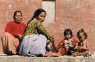 Nepal-famigliola in strada